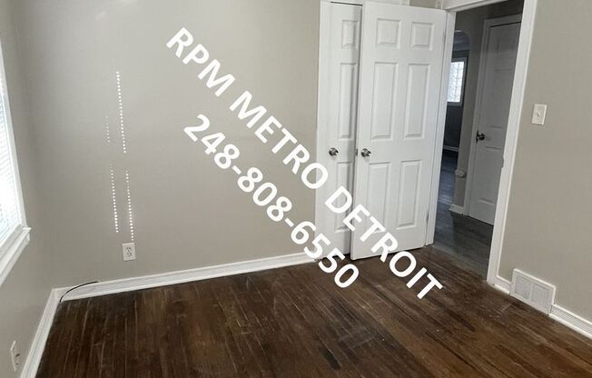 4 beds, 1 bath, $1,350, Unit (RRR)