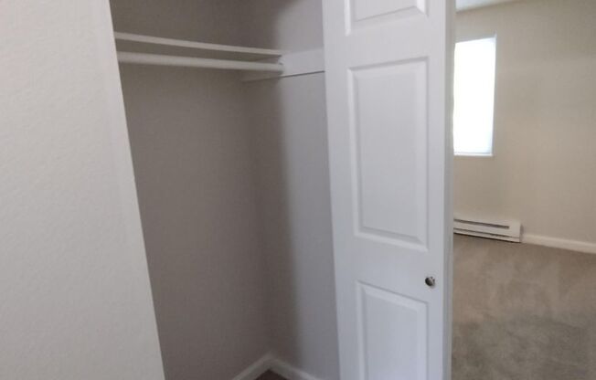 2 beds, 1 bath, 776 sqft, $1,500, Unit 044