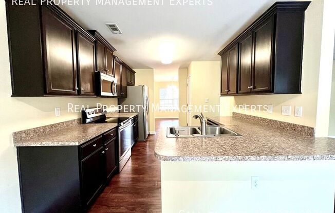 1243 Farm Branch Dr SW