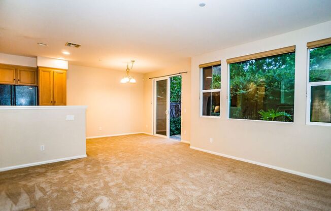 Beautiful townhome in Mission Valley!  Available May 12th.
