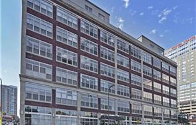 3 beds, 2 baths, $3,099, Unit #707