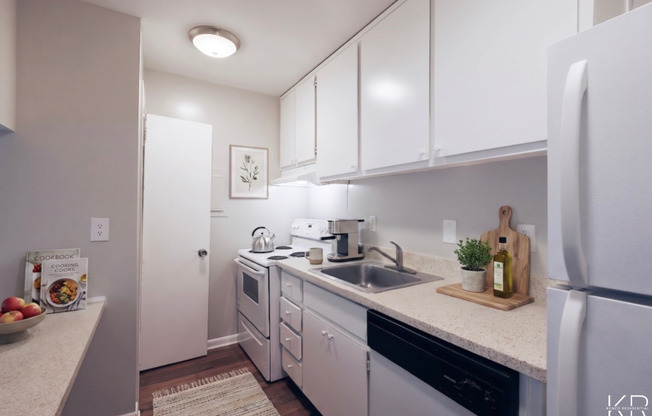 1 bed, 1 bath, 672 sqft, $1,175, Unit 2010-12