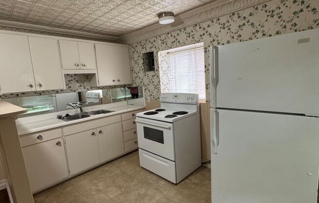 512 W 10th &amp; 1028 Washington St.