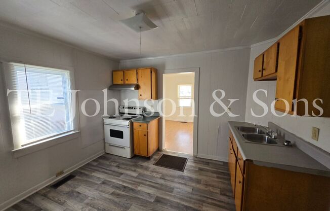 Charming 2 Bedroom with Front Porch