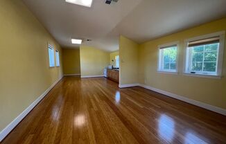 Studio, 1 bath, 792 sqft, $1,495, Unit Carriage House #1