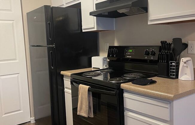 2 beds, 2 baths, 949 sqft, $1,985, Unit L302