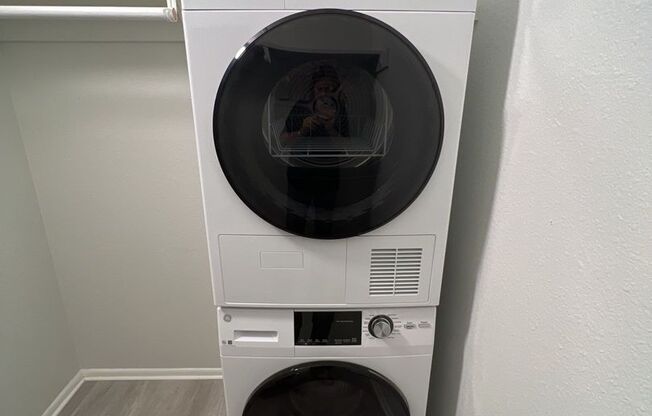 2 beds, 1.5 baths, 800 sqft, $1,750, Unit 213