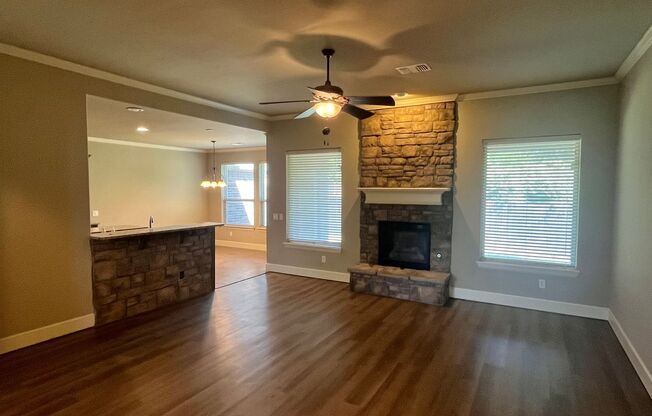 Lovely 4-Bed 2.5-Bath In Edmond