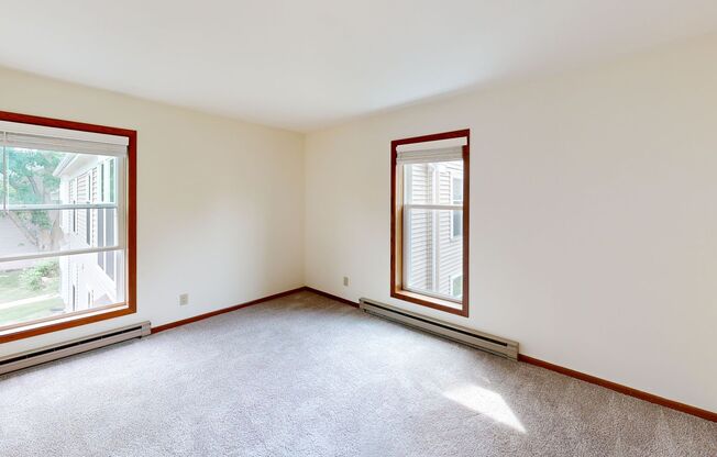 2 beds, 1 bath, 950 sqft, $1,650, Unit 7705CD