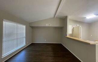 2 beds, 1 bath, $1,395