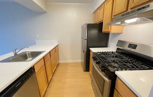 1 bed, 1 bath, 750 sqft, $1,200