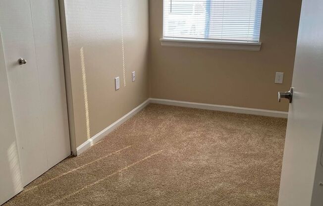 3 beds, 2 baths, 1,102 sqft, $1,250, Unit 3710BD