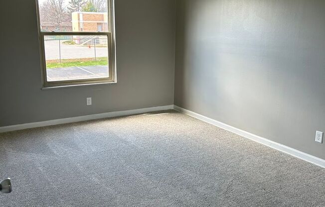 2 beds, 1 bath, 889 sqft, $1,100, Unit 6909-A