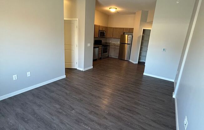 2 beds, 1 bath, 708 sqft, $1,677, Unit 1935412