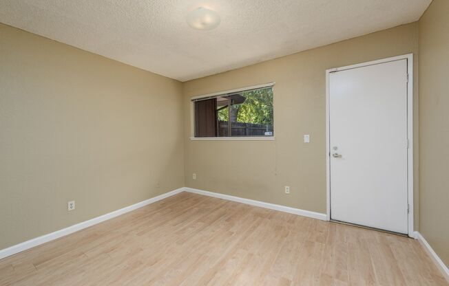 2 beds, 1 bath, $2,500