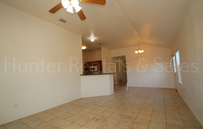 3 beds, 2 baths, $1,150, Unit Unit B