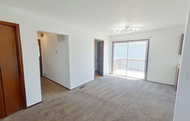 2 beds, 1 bath, $775