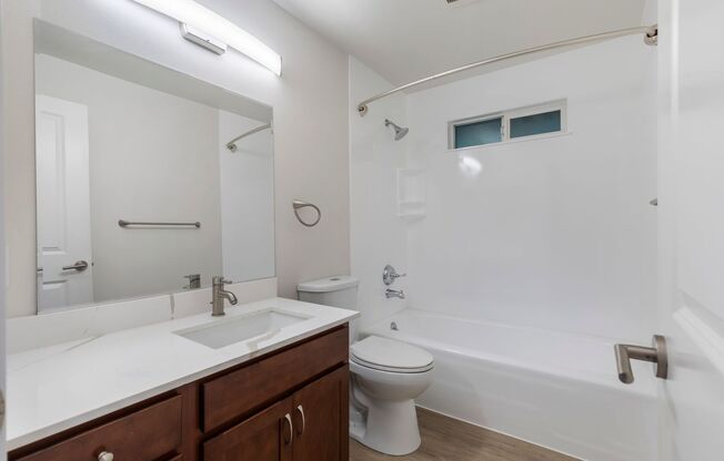 2 beds, 1 bath, 875 sqft, $2,195, Unit 14