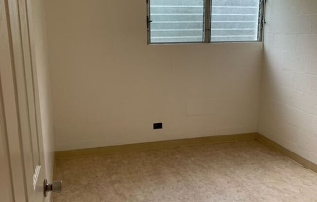 2 beds, 1 bath, $1,600, Unit #20