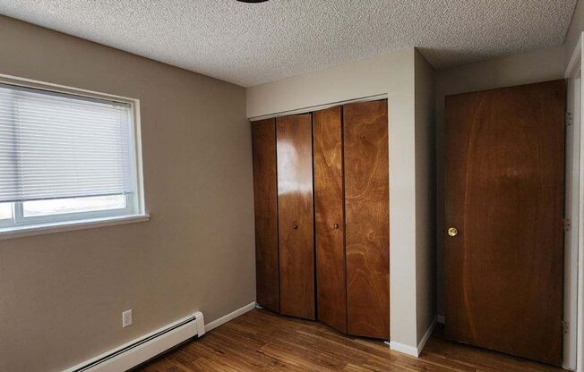 2 beds, 1 bath, 715 sqft, $895, Unit C102
