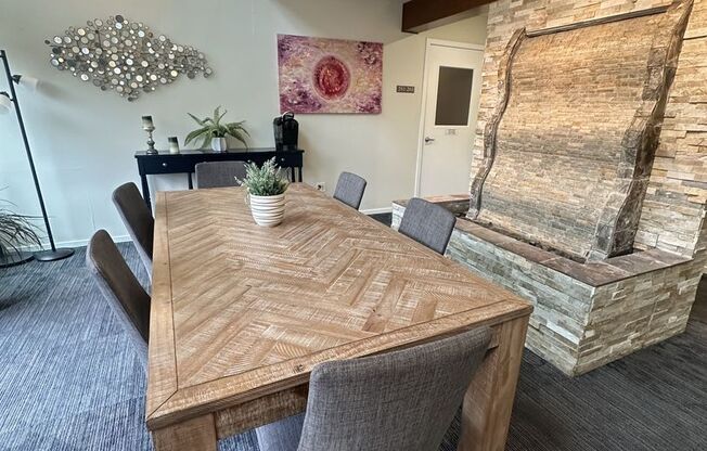 Studio, 1 bath, 165 sqft, $1,095, Unit 356