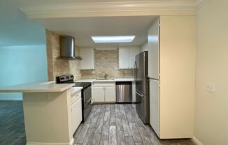 2bed/2bath home in Mission Park Community!