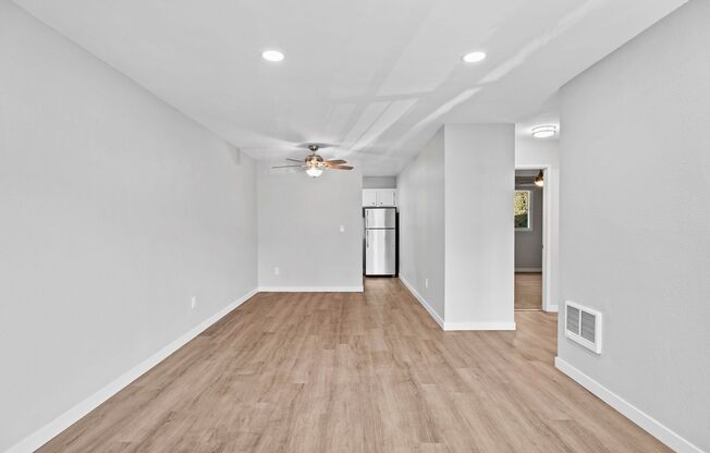 2 beds, 1 bath, 760 sqft, $2,699, Unit 40-213