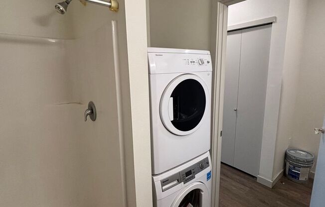 Studio, 1 bath, 306 sqft, $1,295, Unit 207