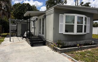Charming 2-Bedroom Home in Largo – 55+ community
