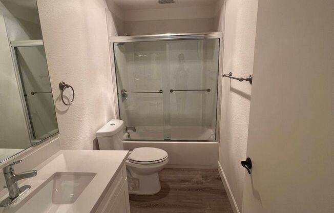 1 bed, 1 bath, 700 sqft, $2,395, Unit 204