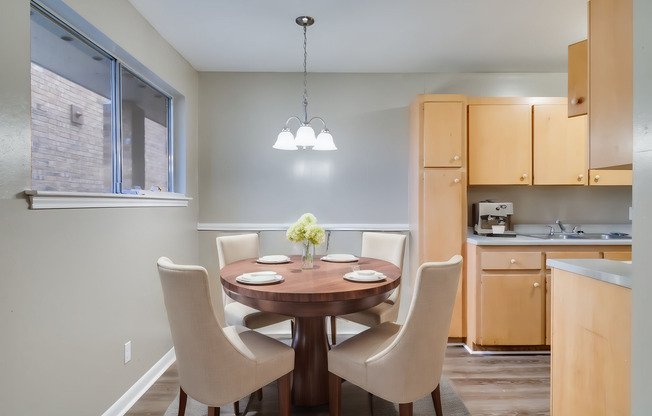 2 beds, 1 bath, 768 sqft, $925, Unit 228B