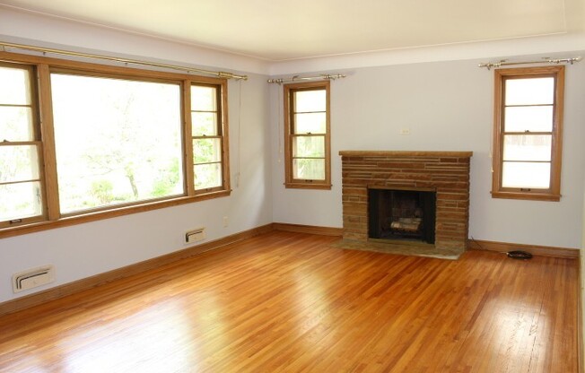 South Minneapolis Single Family Home, 1.5 Baths, Attached Garage, Fenced Yard, Central Air
