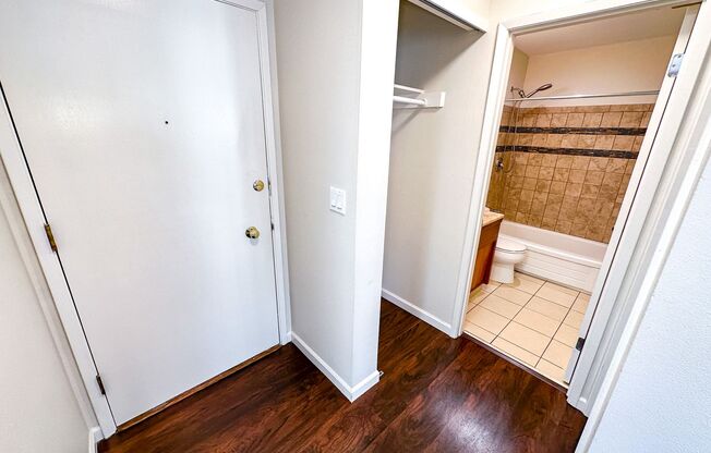 Studio, 1 bath, 384 sqft, $1,395, Unit 403