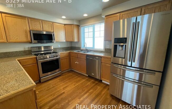 8529 MIDVALE AVE N
