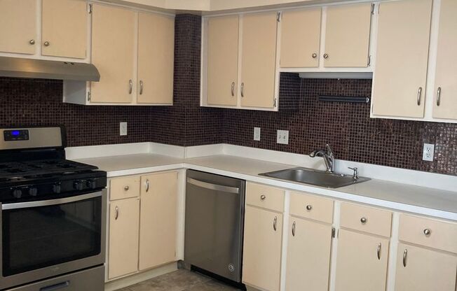 Condo for Rent Richmond Heights