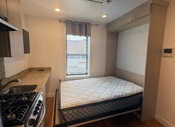 Studio, 1 bath, $1,550, Unit 16