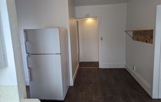 $1250 - 2 Bedroom 1 Bath Apartment - Heart of the City!