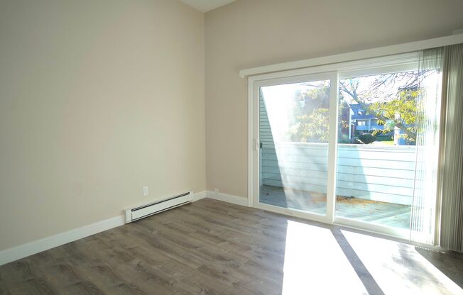 1 bed, 1 bath, 775 sqft, $2,400, Unit 76-6