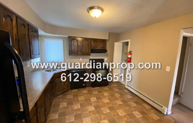 1596 Minnehaha Ave W