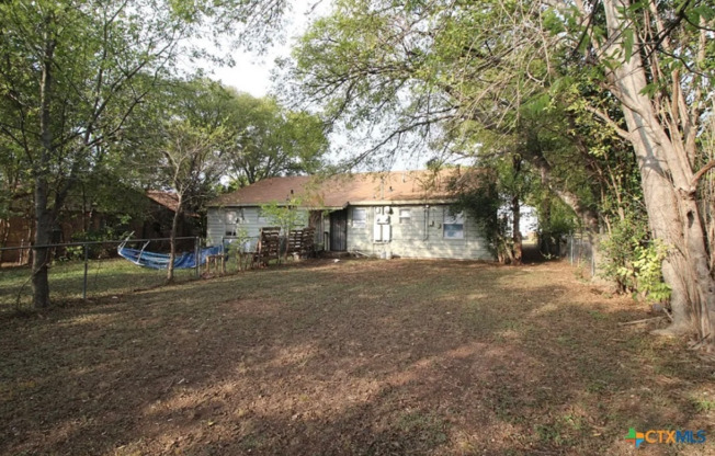 1502 DUNCAN AVE