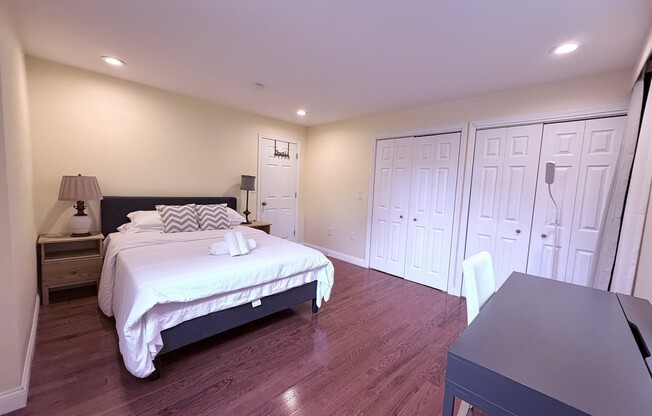 3 beds, 2 baths, 1,600 sqft, $6,300, Unit 201