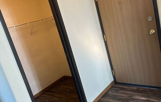 2 beds, 1 bath, 900 sqft, $850, Unit 202