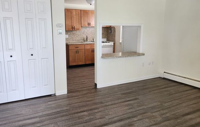 1 bed, 1 bath, 637 sqft, $1,180, Unit GL55011