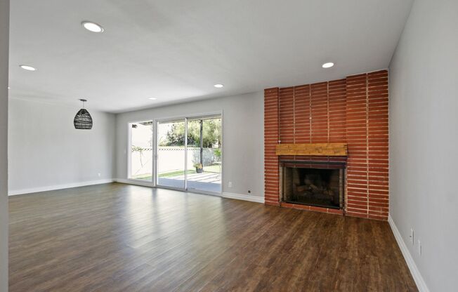 Lovely La Mirada Home