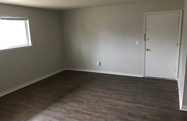 2 beds, 1 bath, 734 sqft, $750, Unit 60