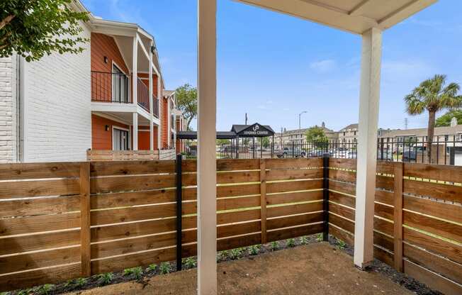 the preserve at ballantyne commons apartment balcony and privacy fence