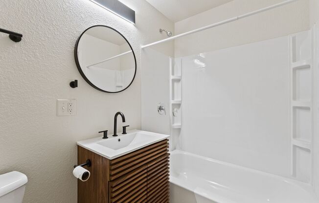 1 bed, 1 bath, 700 sqft, $875, Unit 203