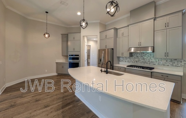 141 TOPSIDE DR