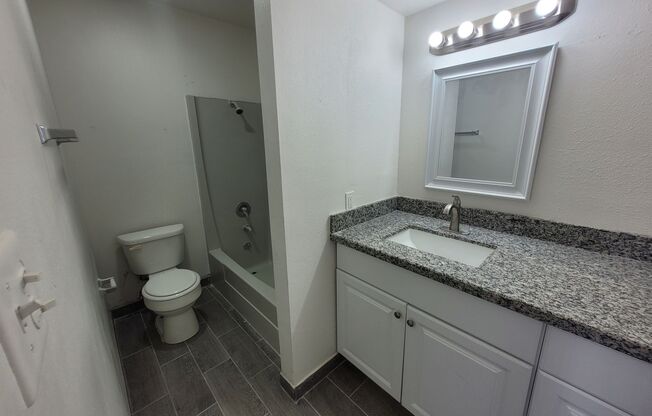 1 bed, 1 bath, 580 sqft, $850, Unit 210