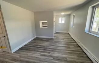 2 beds, 1 bath, $1,250, Unit 6